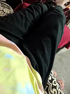 Snapshot of Couple_romence1 chatting on 03/05/26, 03:19 Couple romence1 online show from 03/05/26, 03:19