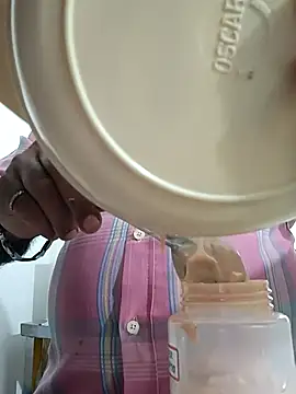 Snapshot of Shergillvicky69 chatting on 09/24/25, 07:23 Shergillvicky69 online show from 09/24/25, 07:23