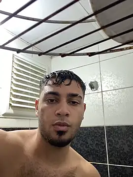 Snapshot of astoperaa chatting on 11/29/25, 01:25 astoperaa online show from 11/29/25, 01:25