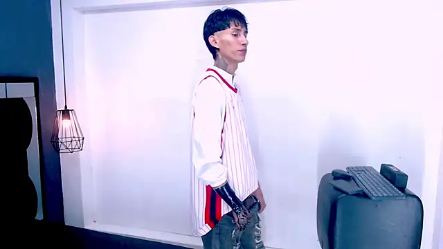 Daniel delux  online show from 11/14/25, 01:10