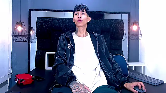 Daniel delux  online show from 12/03/25, 11:08