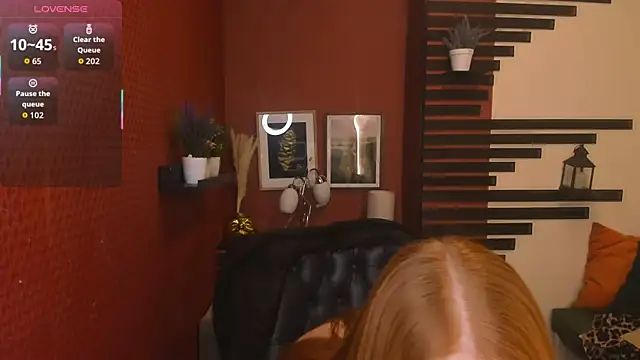 ChloeValentinee online show from 11/18/25, 01:04