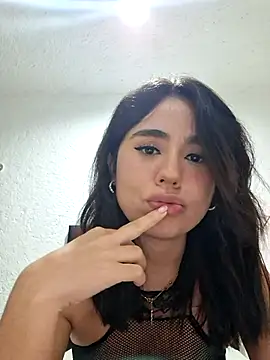 Snapshot of Akane24 chatting on 09/27/25, 01:32 Akane24 online show from 09/27/25, 01:32