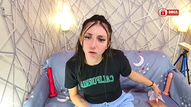 Snapshot of Charming_LIA chatting on 11/01/25, 05:48 Charming LIA online show from 11/01/25, 05:48