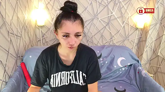 Snapshot of Charming_LIA chatting on 11/07/25, 12:38 Charming LIA online show from 11/07/25, 12:38