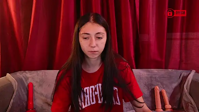 Snapshot of Charming_LIA chatting on 12/01/25, 09:31 Charming LIA online show from 12/01/25, 09:31