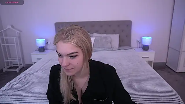 Snapshot of AlinaLiii chatting on 06/01/26, 05:31 AlinaLiii online show from 06/01/26, 05:31