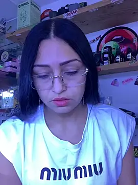 milk-love1226 online show from 11/06/25, 10:32