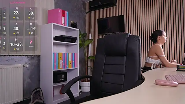 Snapshot of OfficeGirls chatting on 11/11/25, 07:58 OfficeGirls online show from 11/11/25, 07:58