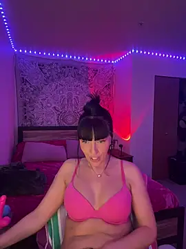 Snapshot of MaciiMayy chatting on 02/18/26, 08:27 MaciiMayy online show from 02/18/26, 08:27