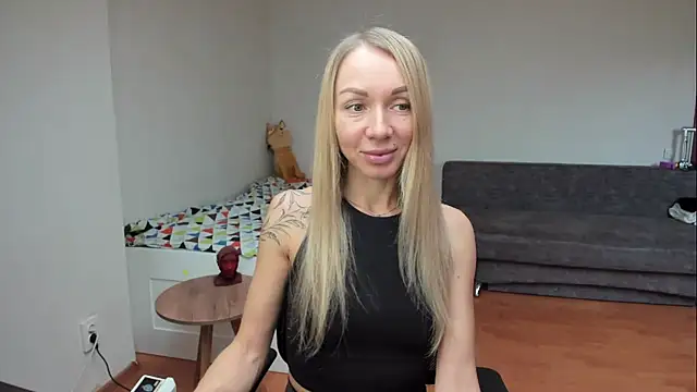 AlisiaCat online show from 04/22/26, 06:49