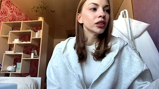 SofiaSmiles online show from 09/21/25, 06:04