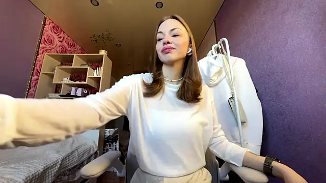 SofiaSmiles online show from 09/29/25, 05:01