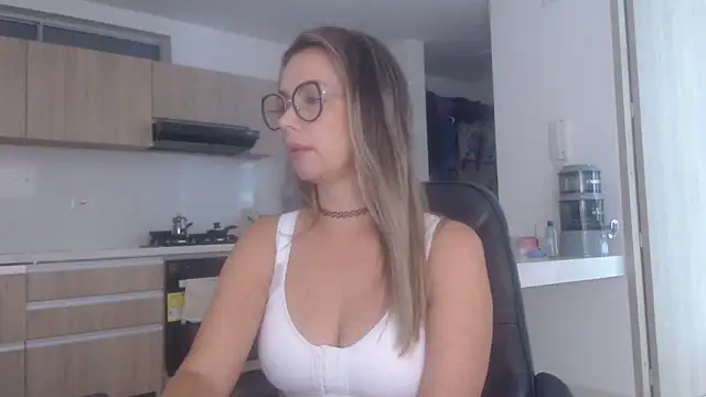 LovePaula online show from 12/02/25, 11:59