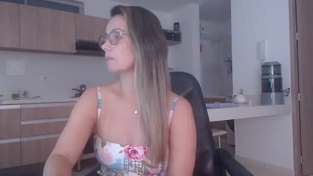 LovePaula online show from 03/22/26, 12:47