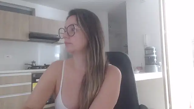 LovePaula online show from 06/26/26, 04:33