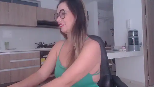 LovePaula online show from 06/29/26, 11:10