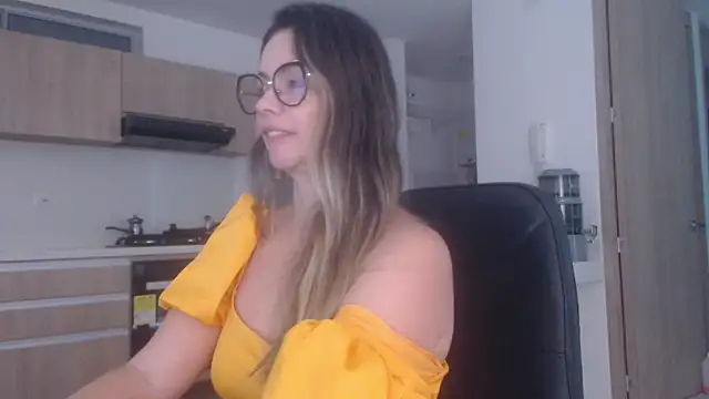 LovePaula online show from 07/25/26, 12:36
