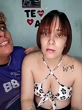 Snapshot of catperigosa chatting on 10/31/25, 03:13 catperigosa online show from 10/31/25, 03:13