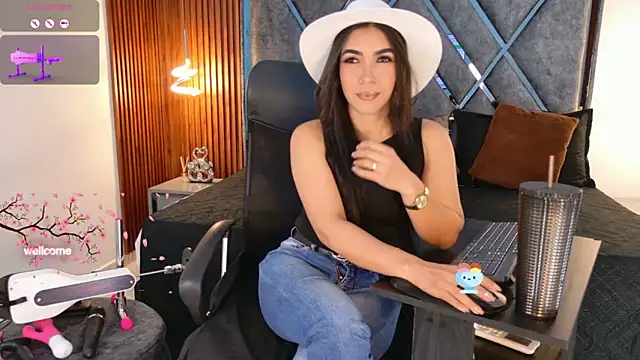 Dafne  Ruiz online show from 01/16/26, 01:04