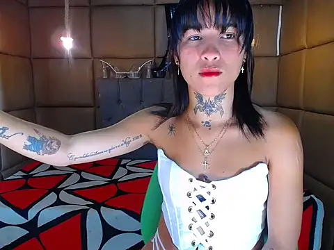 Snapshot of LiaGill chatting on 10/07/25, 01:47 LiaGill online show from 10/07/25, 01:47