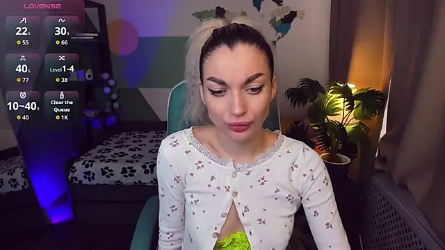 Alice Cutieee online show from 10/06/25, 10:34