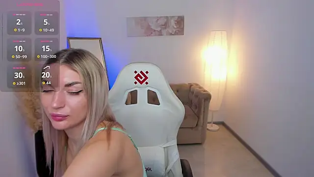 Alice Cutieee online show from 10/19/25, 10:27