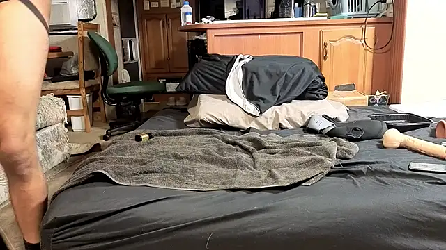 Clouds 4play online show from 11/26/25, 02:23