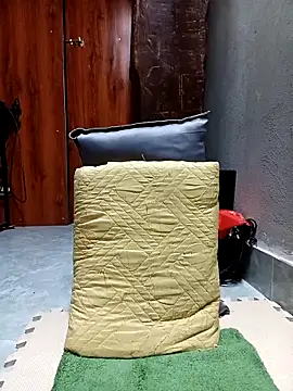 Snapshot of Pipi23_ chatting on 10/21/25, 01:17 Pipi23 online show from 10/21/25, 01:17