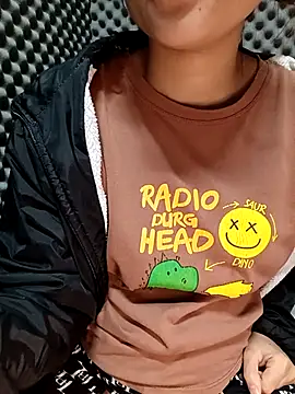 Snapshot of Pipi23_ chatting on 12/02/25, 02:12 Pipi23 online show from 12/02/25, 02:12