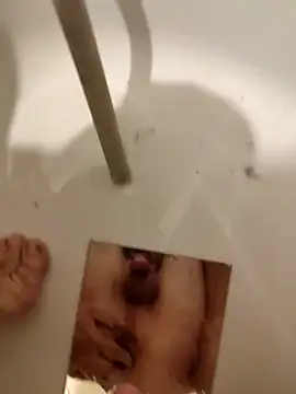 Snapshot of Kityyyyyyyyy chatting on 11/16/25, 06:57 Kityyyyyyyyy online show from 11/16/25, 06:57