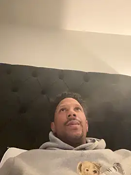 Snapshot of smuckle899 chatting on 09/30/25, 05:45 smuckle899 online show from 09/30/25, 05:45