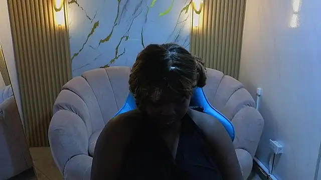 Soffia b online show from 11/29/25, 08:01