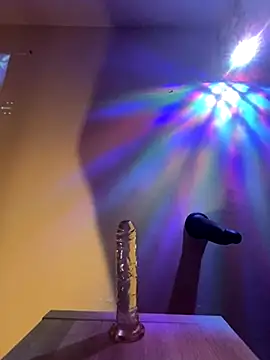 Snapshot of Reine_du_Vice84 chatting on 11/04/25, 12:10 Reine du Vice84 online show from 11/04/25, 12:10