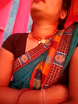 Snapshot of Soniya4357 chatting on 12/22/25, 10:34 Soniya4357 online show from 12/22/25, 10:34