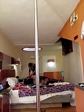 transreyna online show from 01/01/25, 08:58