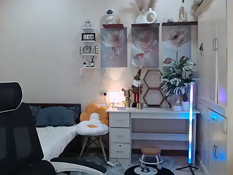 Snapshot of niel_cumshow chatting on 11/20/25, 06:13 niel cumshow online show from 11/20/25, 06:13