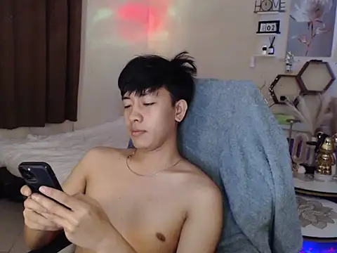 Snapshot of niel_cumshow chatting on 12/16/25, 07:02 niel cumshow online show from 12/16/25, 07:02