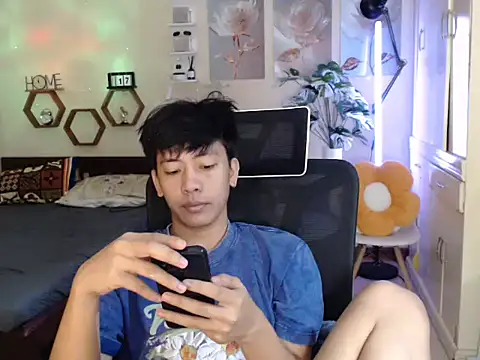 Snapshot of niel_cumshow chatting on 12/18/25, 07:14 niel cumshow online show from 12/18/25, 07:14