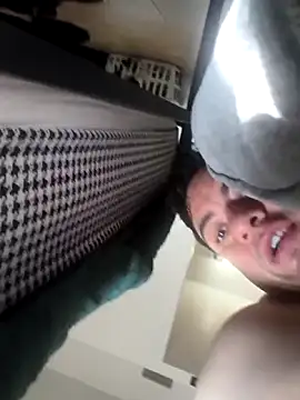 Snapshot of jay702lv702 chatting on 11/19/25, 07:03 jay702lv702 online show from 11/19/25, 07:03