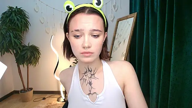 Elastikisss online show from 10/19/25, 02:12