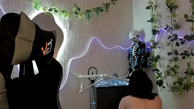 Elastikisss online show from 04/27/26, 03:59