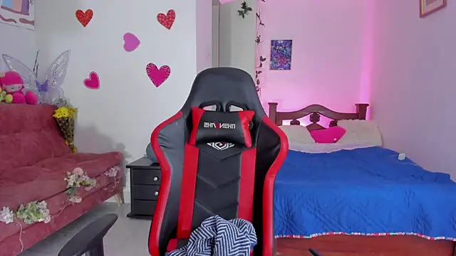 SophieLAmour online show from 09/22/25, 10:34