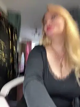 Sweet-blonde online show from 03/23/26, 01:48