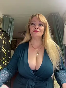 Snapshot of Sweet-blonde chatting on 06/26/26, 10:25 Sweet-blonde online show from 06/26/26, 10:25