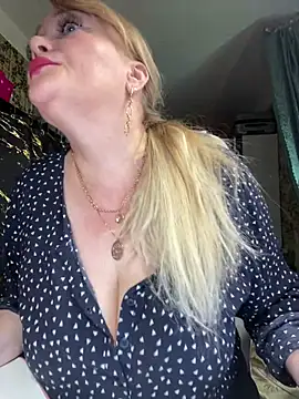 Snapshot of Sweet-blonde chatting on 07/15/26, 08:58 Sweet-blonde online show from 07/15/26, 08:58