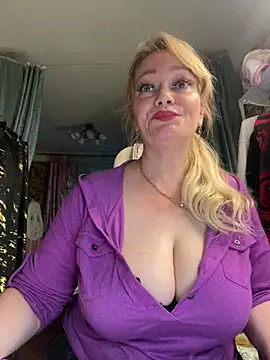 Snapshot of Sweet-blonde chatting on 07/20/26, 10:12 Sweet-blonde online show from 07/20/26, 10:12