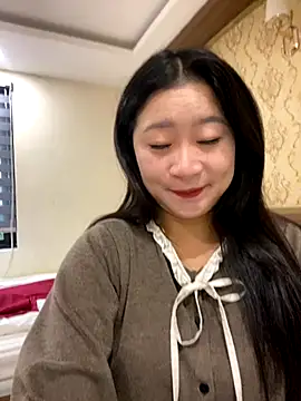 violet-00 online show from 11/18/25, 01:11