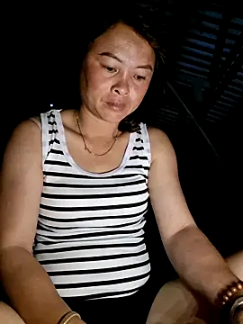 xuxulovezz online show from 05/12/26, 10:18