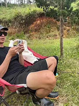 Snapshot of helen-my chatting on 10/26/25, 08:31 helen-my online show from 10/26/25, 08:31